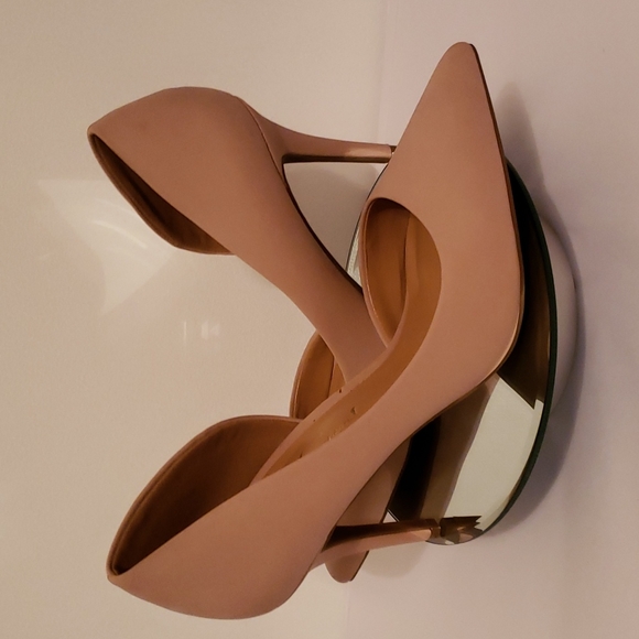 Jessica Simpson Shoes - Jessica Simpson heels in a size 9 M.  A nude like color.  Excellent condition.